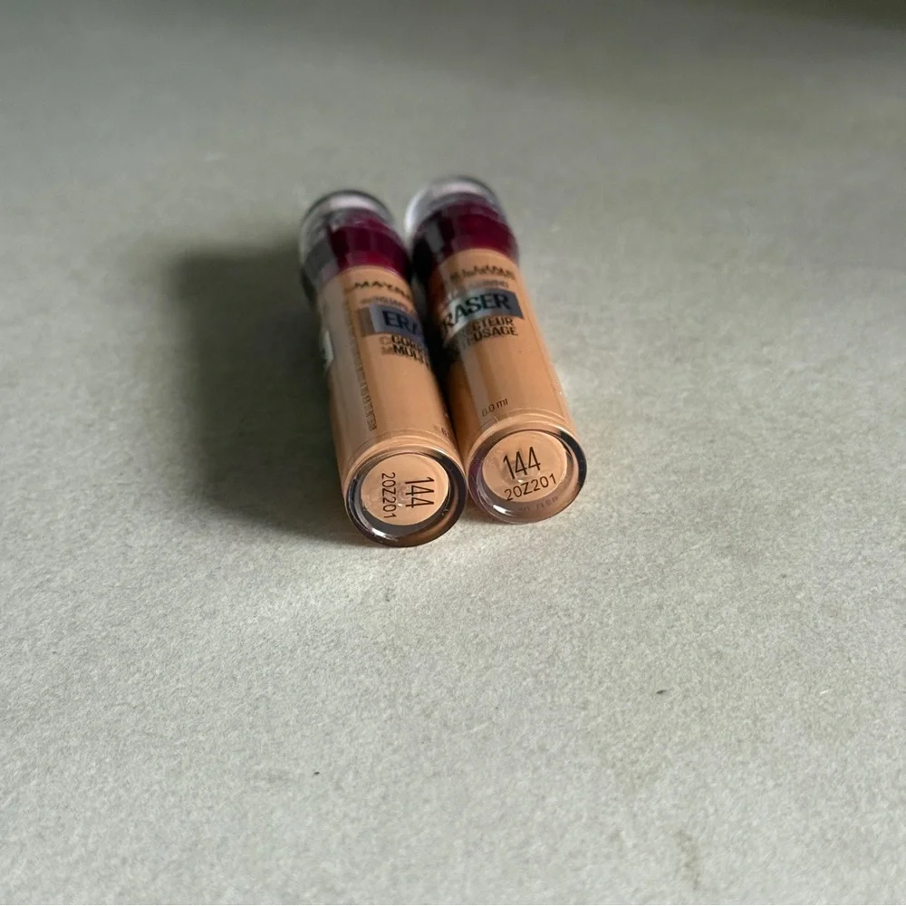 Maybelline Instant Age Rewind Eraser Concealer Duo Shade 144